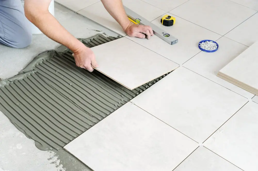 Rénover avec style : comment changer son carrelage dans sa maison