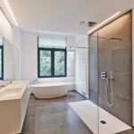 7 éléments incontournables pour une salle de bain fonctionnelle et design